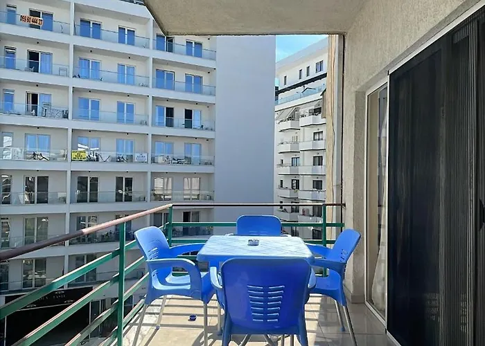 Red Appartamento Golem (Tirana)